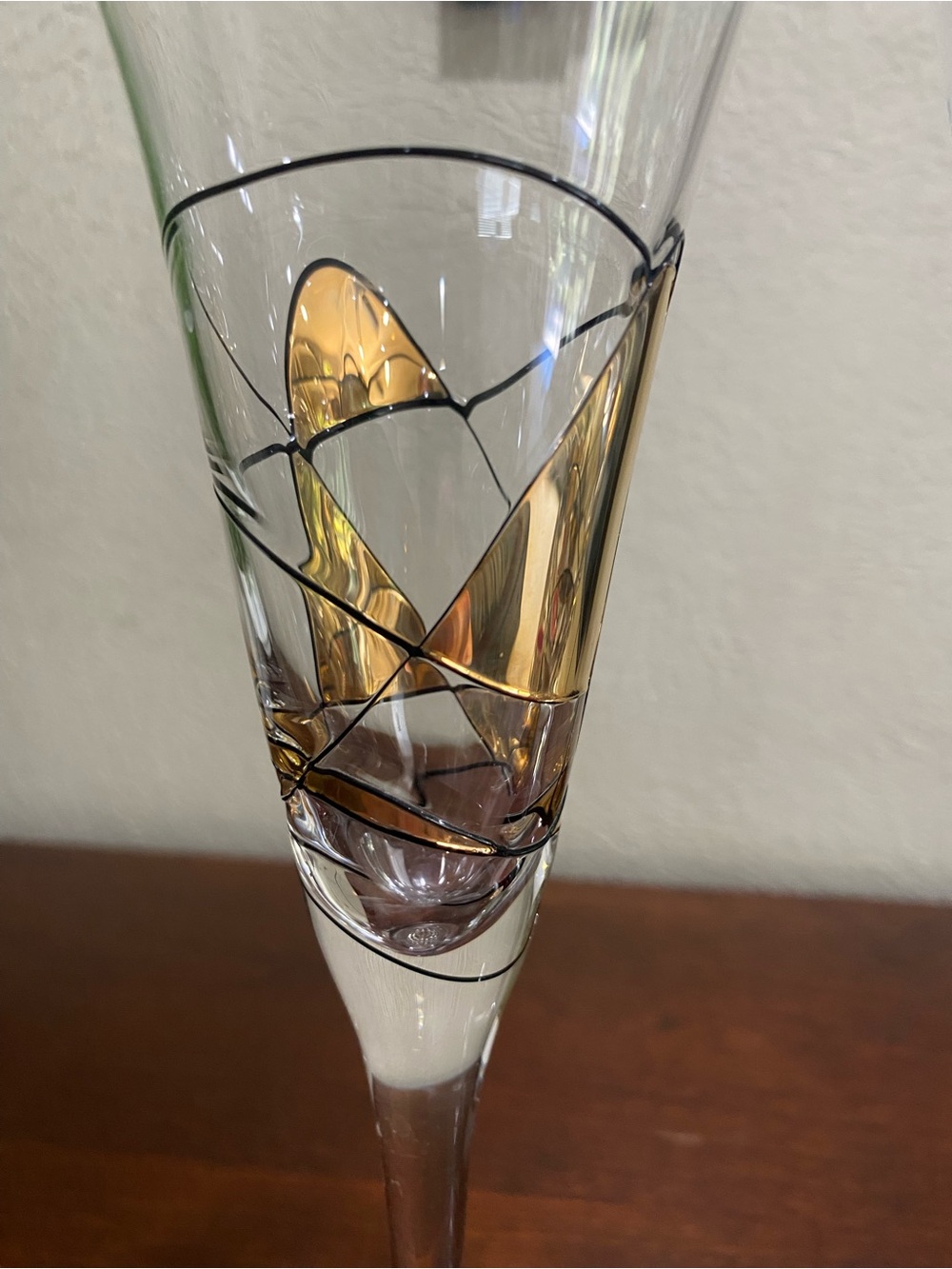 Set of 2, Antoni Barcelona Champagne Flutes featuring a Unique Abstract Design - Picture 2 of 6